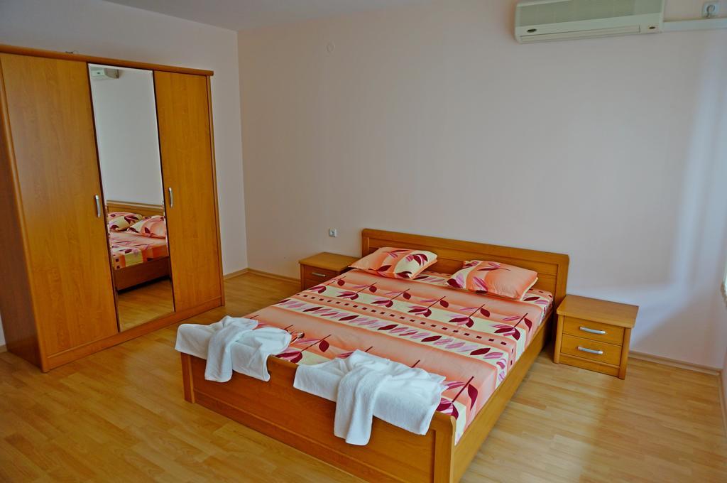 Gt Privilege Fort Beach Apartments 엘레니테 외부 사진