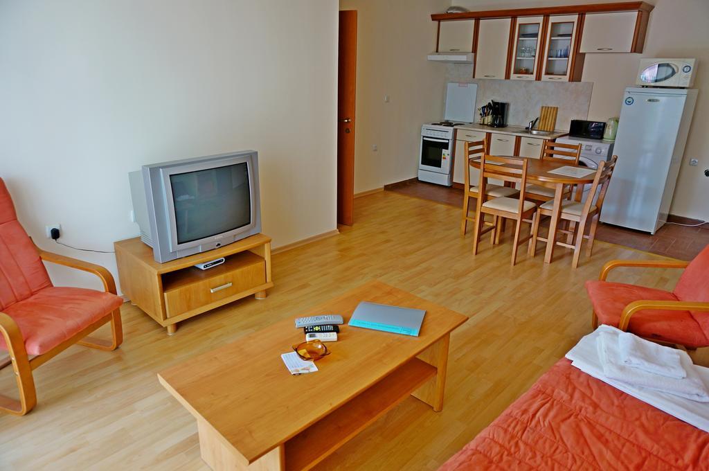 Gt Privilege Fort Beach Apartments 엘레니테 외부 사진